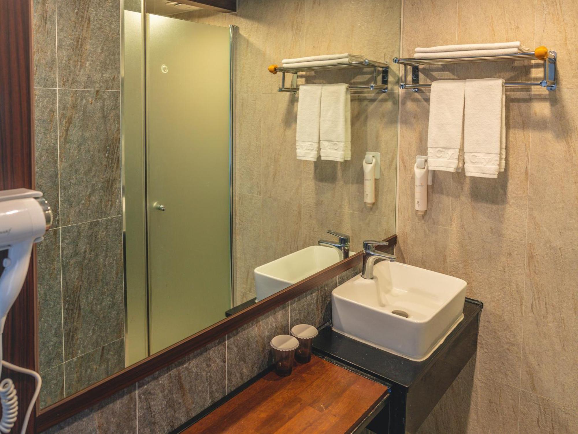 Hotel With City Jeju Bagian luar foto